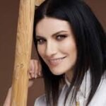 Laura Pausini graba canción de Bad Bunny: “Me enamoré al instante… así que la canté